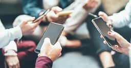 誰もがスマホで「人生14年分」を溶かす理由。こんなの気づけるわけない…