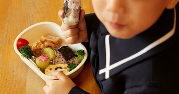 子どもの弁当が「キムチ臭い」で大炎上→3人の子をトリリンガルに育てた母親が考える「本当のマナー」とは