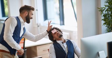 コミュ力の高い人は「イジられたとき」にどう返す?