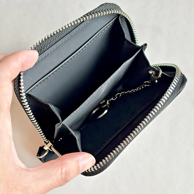 カードや診察券が27枚入った…！3COINSの「ガバッと開くミニ財布」小銭が取り出しやすくて嬉しい！《購入レビュー》