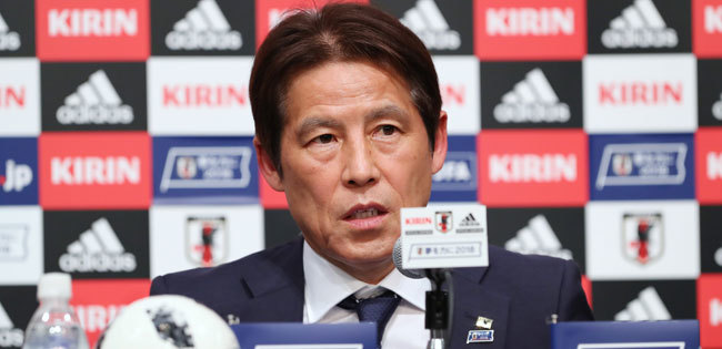 サッカー日本代表23人を発表する西野朗監督