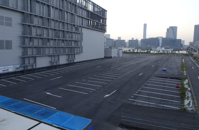 平日は閉鎖されている6街区の屋外スペース