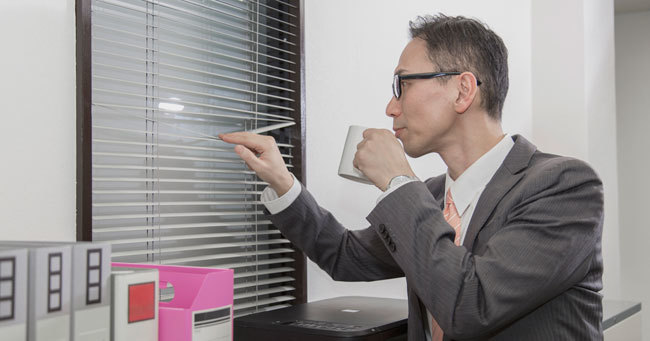 飲み会誘っていない社長が登場!盗聴器で社員監視は許される?