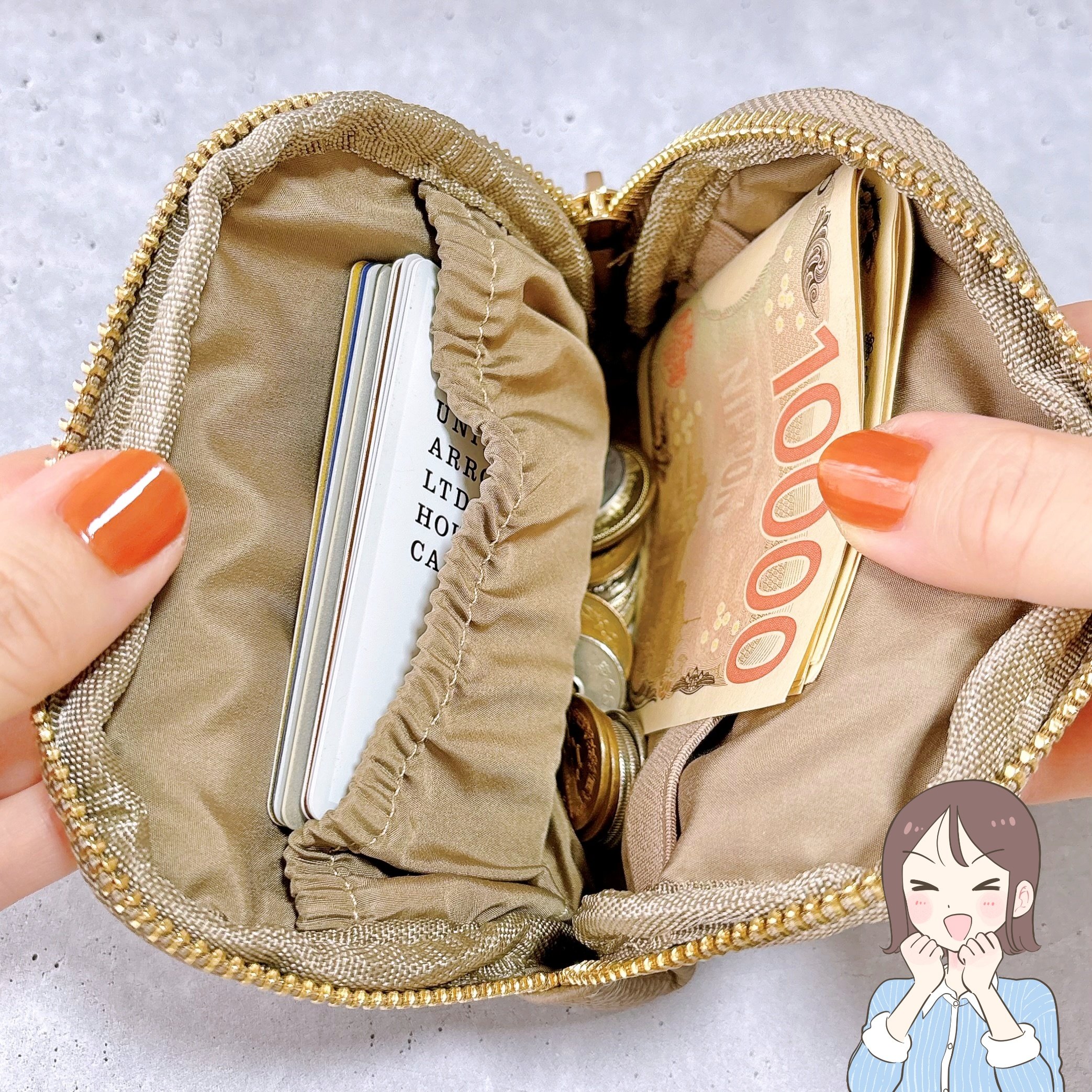 【3COINS】カードが60枚も入った！ガバッと開く「ぺたんこポーチ」小物をスッキリ持ち歩けて大助かり！《購入レビュー》