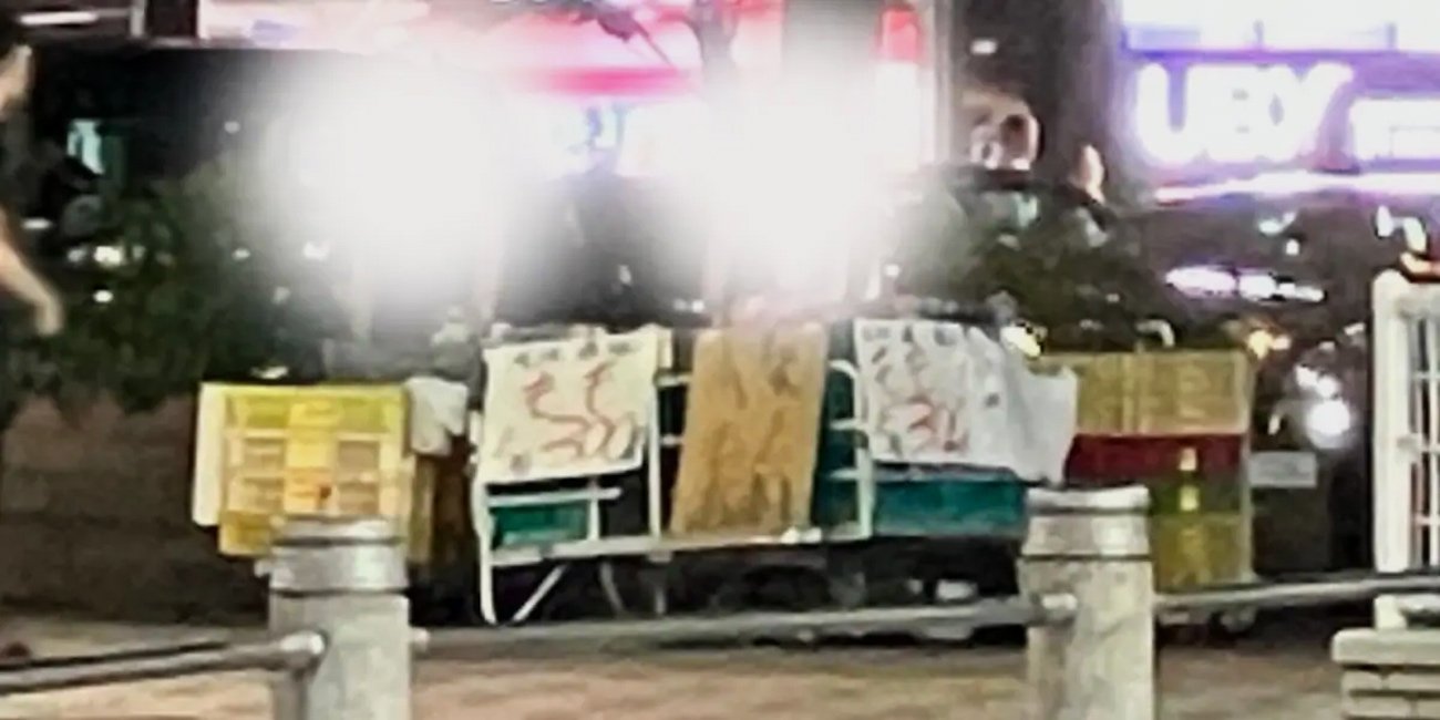 駅前でみかける「1個300円」モモの路上販売、アレって合法?【警視庁が回答】