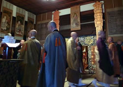 “ネット寺院”はただの駆け込み寺にあらず!<br />時代の節目に浮かび上がる「新しい仏教の形」