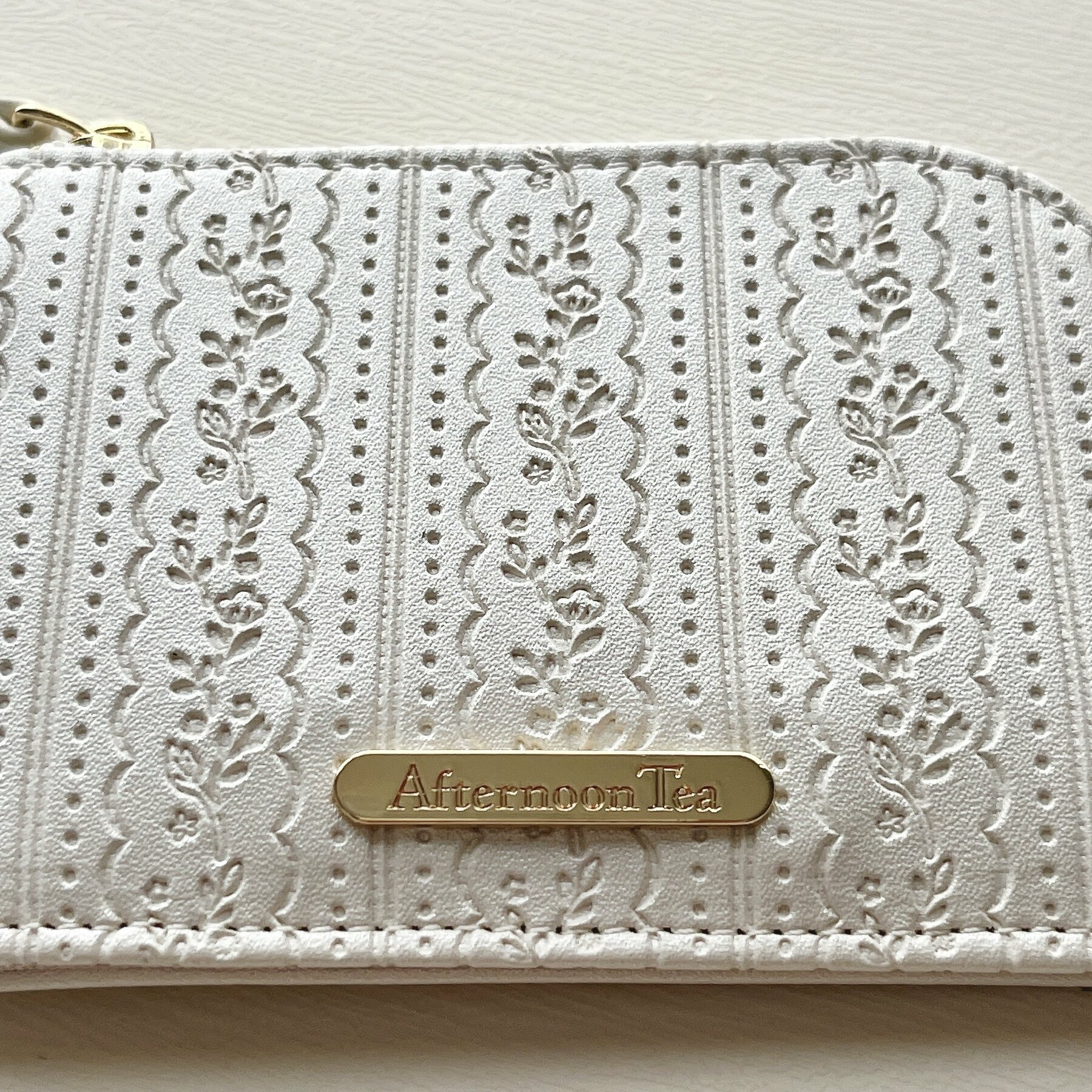 もう普通の財布に戻れない…!アフタヌーンティーの「高見えミニ財布」薄いのに鍵もカードも入って優秀なの!