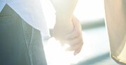 障害者手帳でも白杖でもない…36歳で突然の失明、“見えない世界”で幸せを取り戻した「小さなぬくもり」