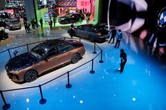 メルセデスとBMWの株、売られ過ぎか