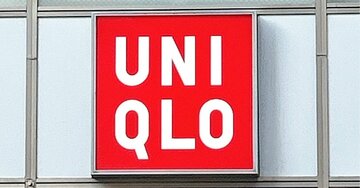 2990円→1990円に値下げ中！ユニクロの“透け感トップス”二の腕やお尻が隠せて嬉しい！「40代でも上品に着れる」「シワにならないので重宝」