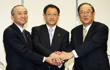 トヨタEV化、涙でブレーキ踏む豊田会長