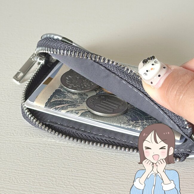 「毎日使ってます!」「本当に可愛いです」ニコアンドの“片手におさまるミニ財布”コンパクトなのにカードが10枚入って優秀!「見た瞬間、買おうと決めた」【購入レビュー】