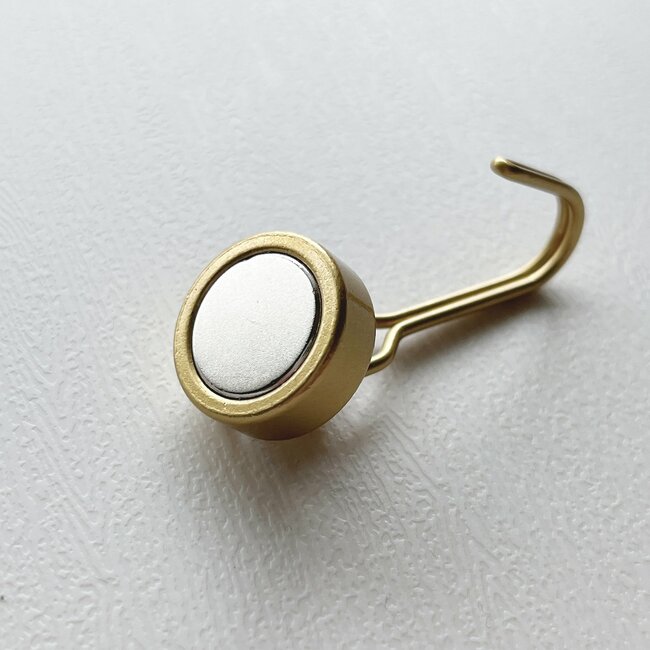 「思わず衝動買い」「追加で買い足したい」3COINSの“オシャレ収納グッズ”アンティーク感が素敵すぎる！「めっちゃ可愛くて愛用してます」