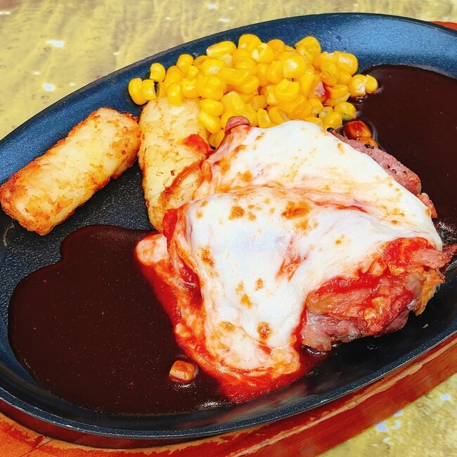 「ウマすぎて笑いが出る」「感動レベル」モスバーガーの“豪快すぎるメニュー”最後の一口まで絶品です!「並んだ甲斐ありました」《実食レビュー》