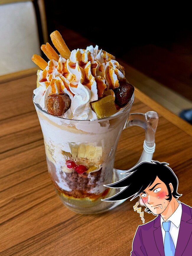 「デカすぎ」「迫力がすごい！」びっくりドンキーの“鬼盛りスイーツ”お腹パンパンで苦しい！「満足感ハンパねーっす」《実食レビュー》