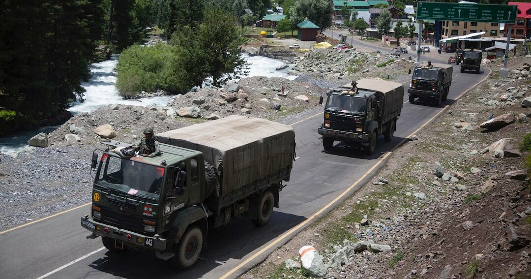 ラダック周辺を移動するインド軍