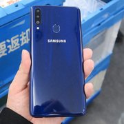 3眼カメラ搭載で2万6000円! サムスンのエントリースマホ「Galaxy A20s」