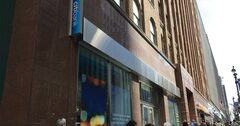 1年で三菱UFJ銀1行分の店舗が消失、米銀リストラの大胆