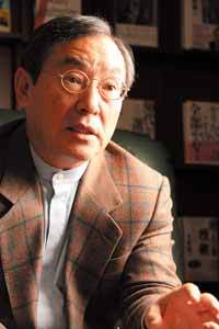 大前研一の人脈づくり「頼むより頼まれる人であれ」