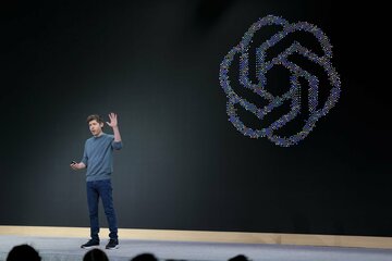 オープンAI、新たな資金調達で目標300億ドルの半分に届かず