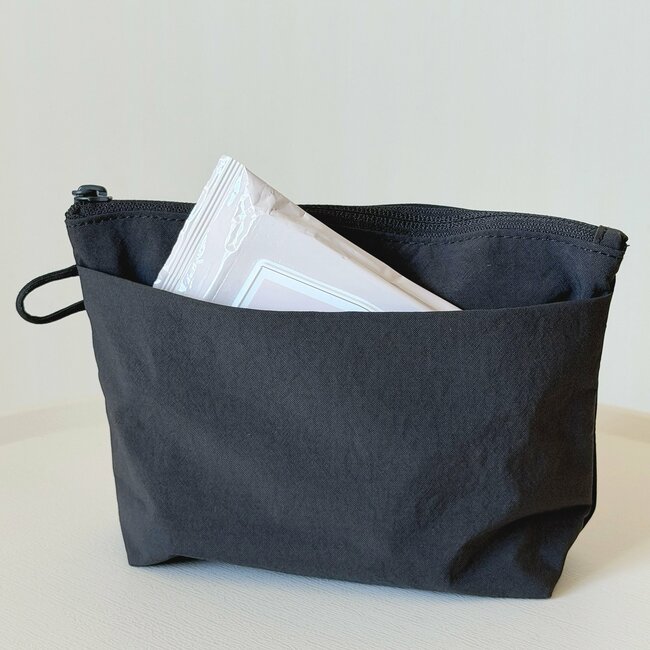 「バッグに毎日入れてる」無印良品の“収納力ばつぐんポーチ”コスメをまるっと収納できて頼りになる！ 「持ち歩きたいものは全て入る」「あまりにも良くて買い増した」 《購入レビュー》