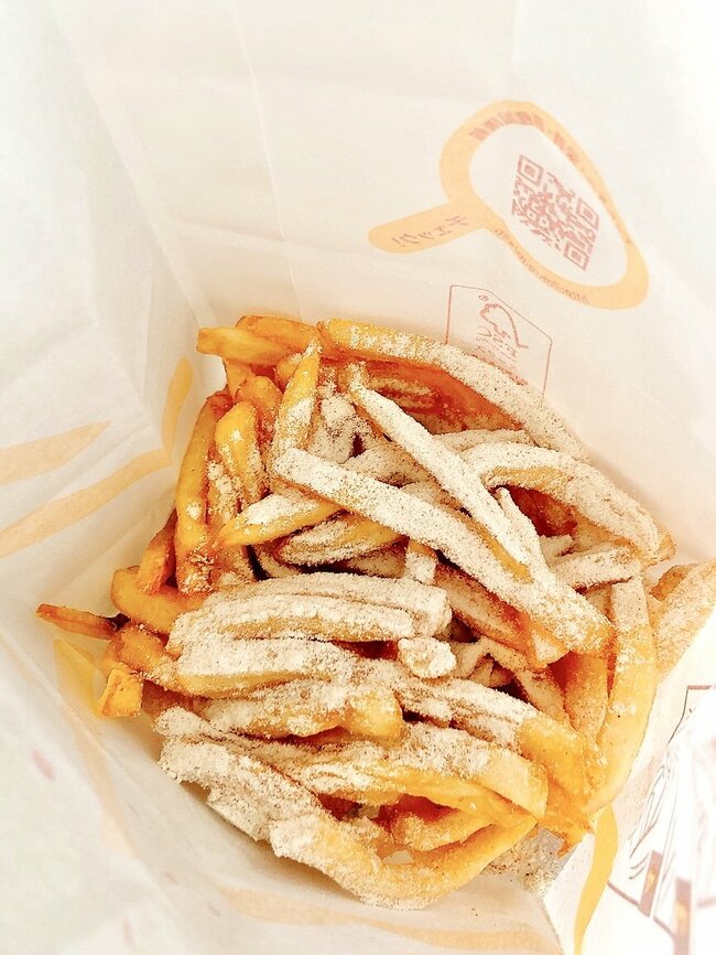 中毒性がハンパない…！マクドナルドが出した“ハッピーターン味のポテト”マジで手が止まらなくなる！「3つも買った」「レギュラー化してほしい」