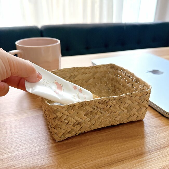 「置いてるだけでかわいい！」「早く買えばよかった」無印良品の“オシャレ収納かご”リモコンや薬がスッキリ片付いた！「何個あってもいい」