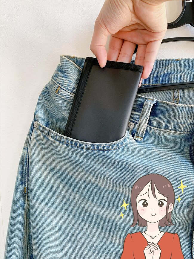 カードや診察券が28枚も入った…！セリアで見つけた「ぺたんこ財布」ガバッと開いて使いやすい！《購入レビュー》