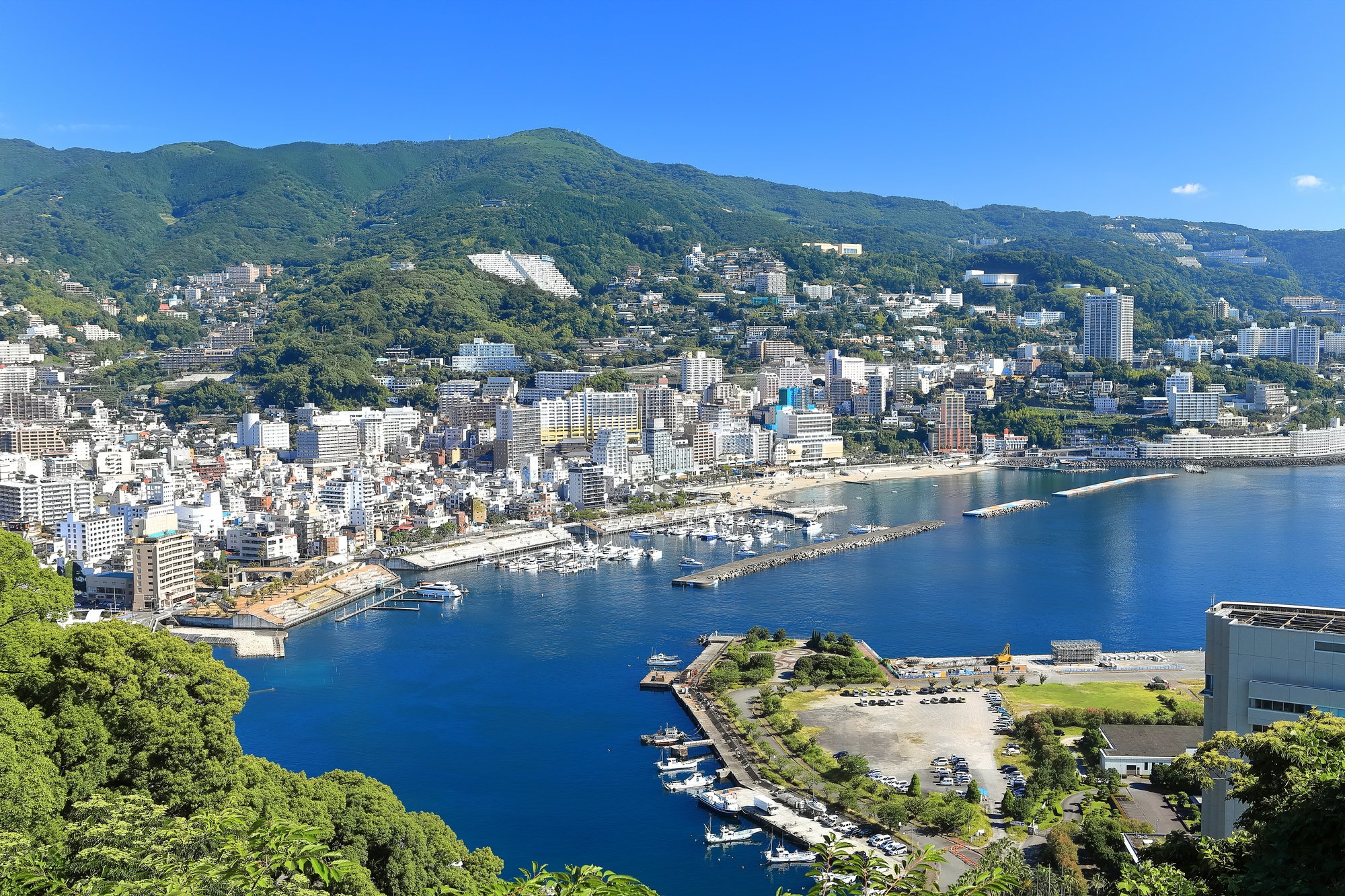 東京と熱海の二拠点生活「この物件以外ない!」1年待って手に入れたウェルビーイングな暮らしとは?
