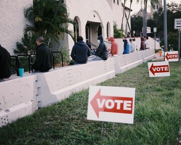 米中間選挙の行方、にわかトランプ支持者がカギ