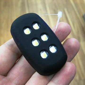 夜間ランニングのお供にしたいバッテリーレス小型ライト