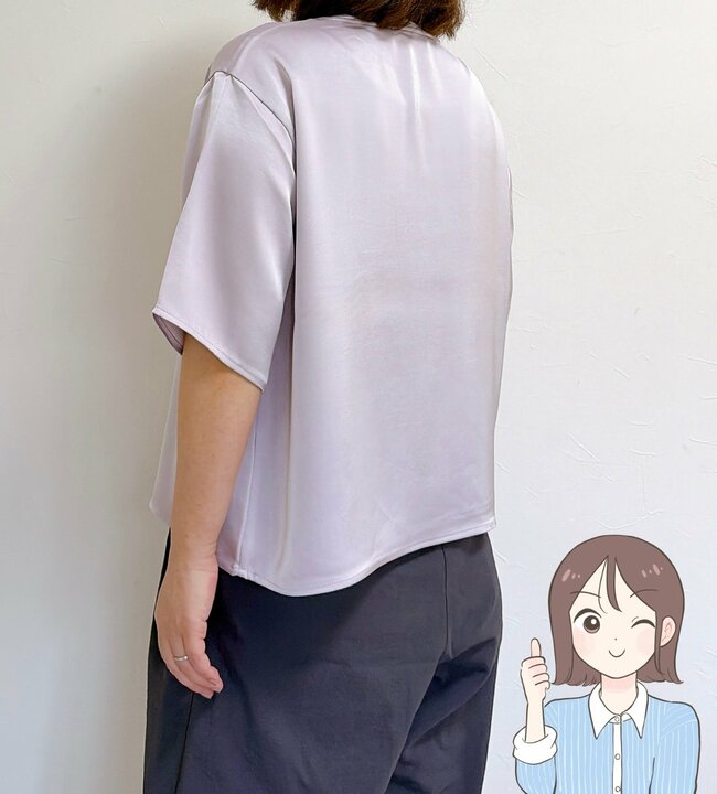 「3枚購入しました」「毎日着てます」ユニクロの“楽ちんブラウス”がとんでもない名品だった…！「ラクに綺麗見えが叶う」「体の線も拾いません」《購入レビュー》