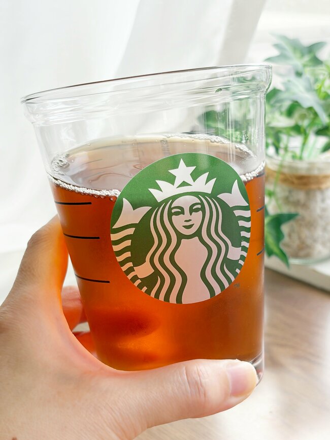 「欲しかったやつ」スタバの“お店のカップみたいなグラス”が可愛すぎます！「やっと買えた」「家でスタバ気分」