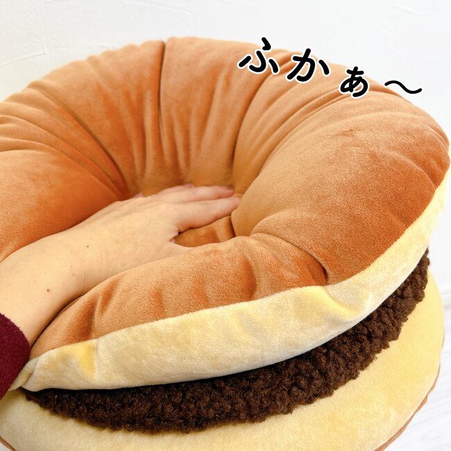 ニトリさん、またやってくれたな!モッチモチの「どらやきクッション」が衝撃的すぎる…!