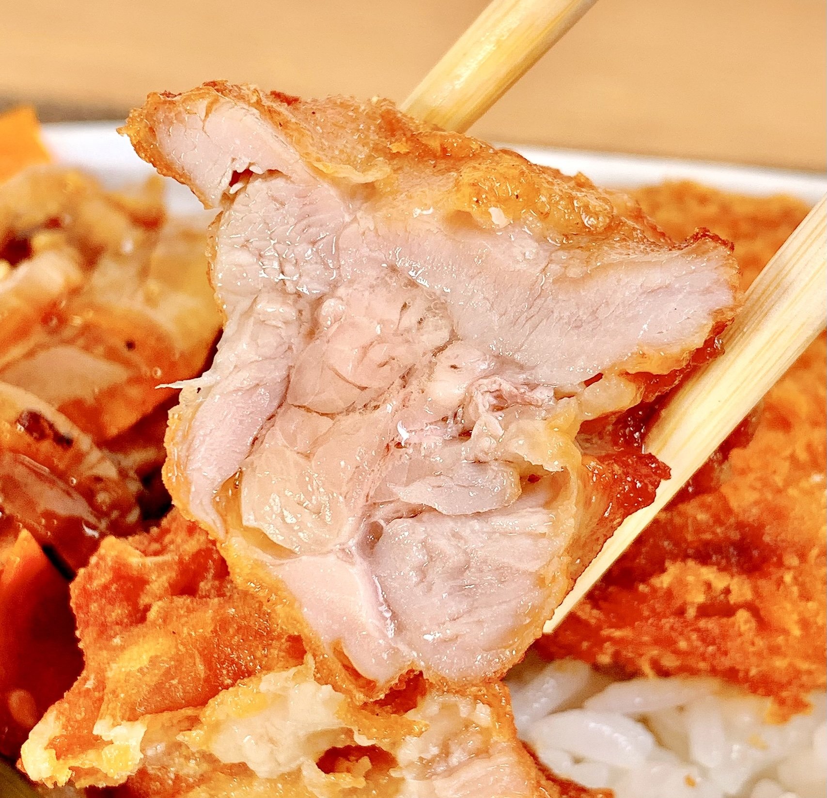「このご時世にありがたい」「本当に助かってる」ほっともっとの“コスパえぐすぎ弁当”550円とは思えないおかず量でびっくり！「経営的に大丈夫なんかな」《実食レビュー》