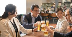 なぜか特別扱いされる人が、お酒の席でしていること