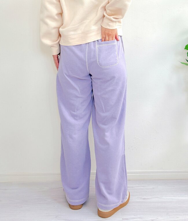 「家事で水が跳ねてもすぐ乾く」「本当に買ってよかった」ワークマンの“水を弾くスウェットパンツ”コーヒーの汚れも防いで天才！「公園遊び怖くないです！」