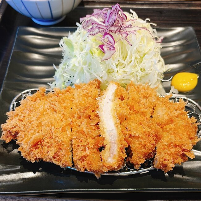「みそ汁3杯いきました!」とんかつ和幸の“おかわりし放題ランチ”キャベツ・みそ汁・ご飯が好きなだけ食べられて幸せ!「値段バグってて好き」「美味すぎて涙出た」《実食レビュー》