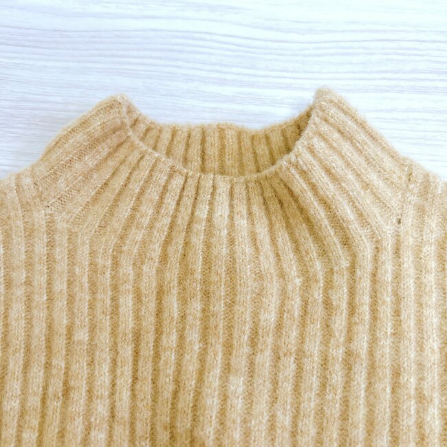 何も着てないみたいに軽い…！ユニクロの“雲みたいなニット”1990円とは思えない着心地です！「めちゃくちゃ暖かい！」「太ってみえない」