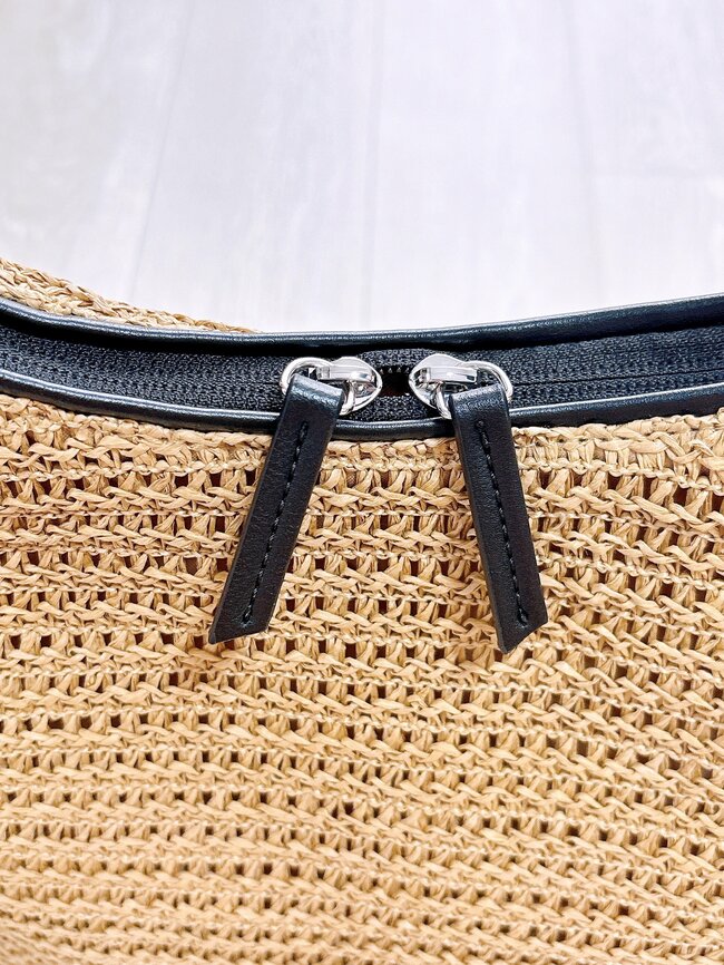 「高見え商品です」「荷物がたくさん入る」GUの“2990円バッグが”オシャレな上に大容量！「50代でもラフすぎずに持てそう」《購入レビュー》