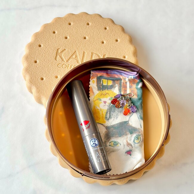 「絶対ほしかったやつ」店舗で見つけたらラッキー！カルディの“お菓子みたいな小物入れ”が可愛すぎる！「買えてよかった」「チョコレート部分も再現」