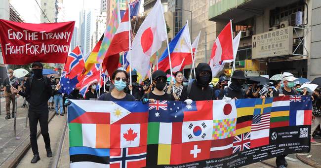 10月1日、中国建国70周年に当たり、香港島で行われた大規模な抗議デモ