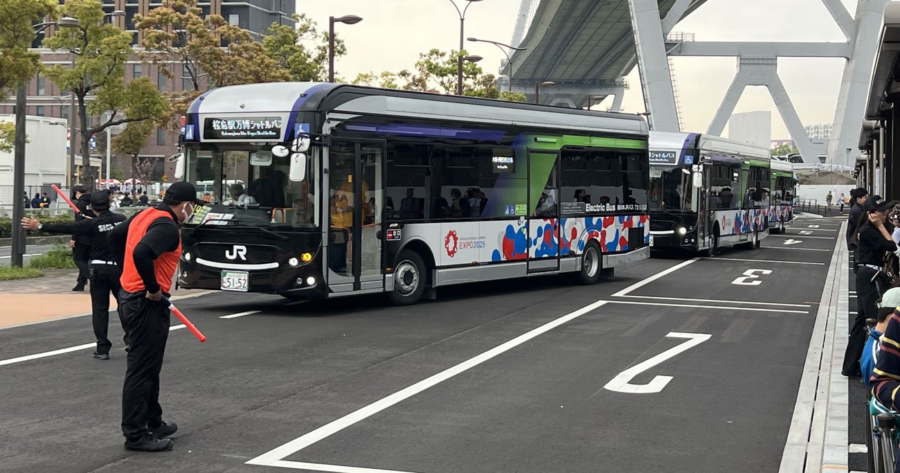 「並ばない万博」以前の問題だろ！ガラガラなのにバスに乗れない“謎システム”にため息が出る…