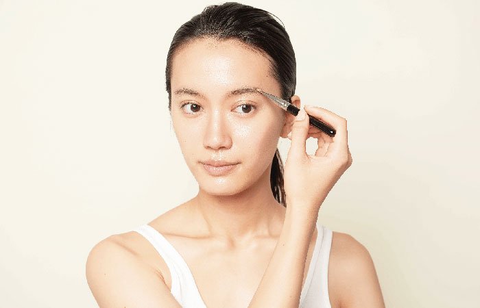 ナチュラルメイクは、眉で美人度を劇的に上げられる!いつもの描き方、ここを意識するだけで彫りが深く見える!