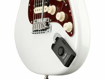FENDER、ポケットサイズの超⼩型パーソナルアンプ「MUSTANG MICRO」登場