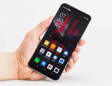 6万円台でスナドラ865のゲーミングスマホ新モデル「RedMagic 5S」をフォトレポ