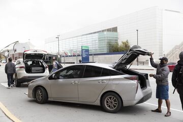 ウーバーとリフトを待ち受ける三重苦の難路