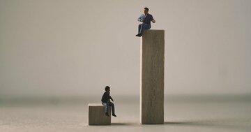 35歳を境に「社会で頭角をあらわす人」「落ちぶれる人」に分かれる、たった1つの差とは？