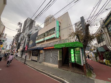 サイゼリヤ1号店は、都営新宿線本八幡駅の近くにあった