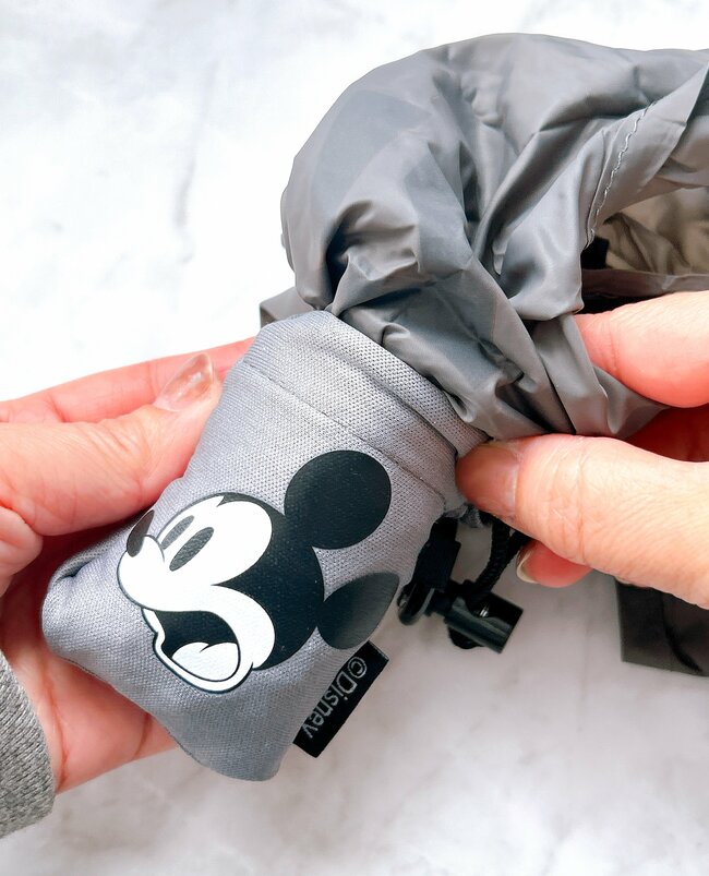 「全部欲しいです」ダイソー姉妹店×ディズニーの“畳まなくていいエコバッグ”レトロかわいいミッキーがたまらん…！「大人も持ち歩きやすい」「日常使いしやすそう」